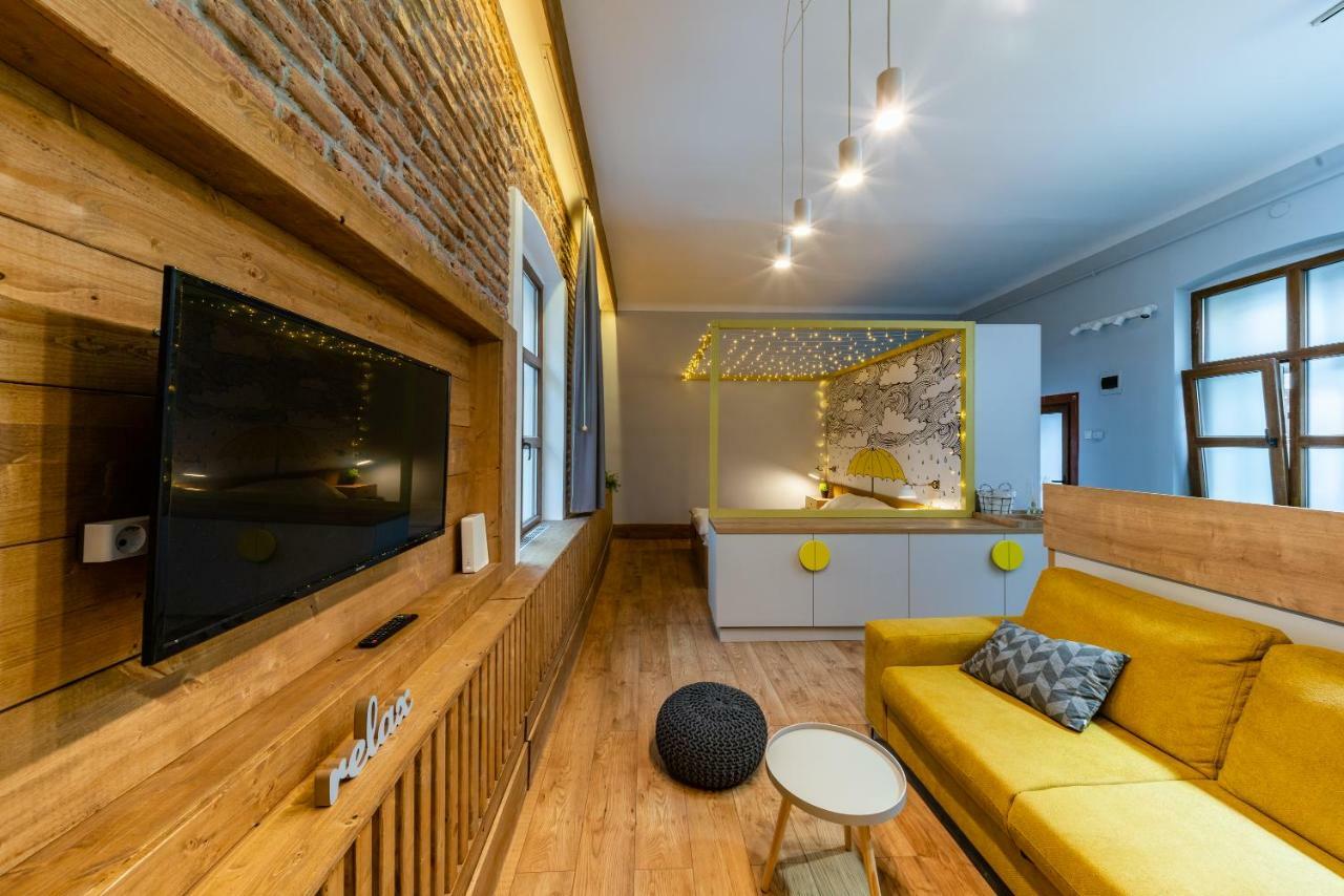 The Yellow Umbrella Studio Kaloşvar Dış mekan fotoğraf