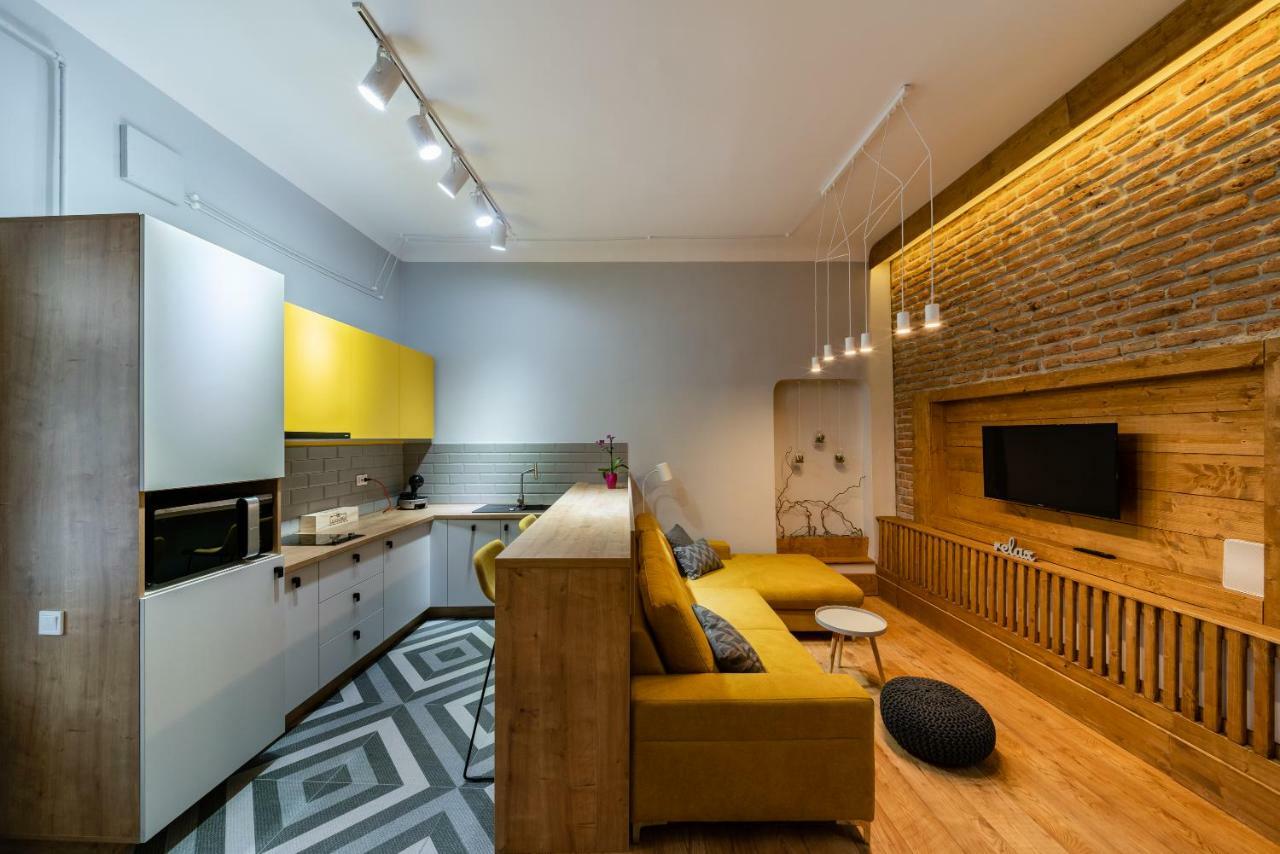 The Yellow Umbrella Studio Kaloşvar Dış mekan fotoğraf